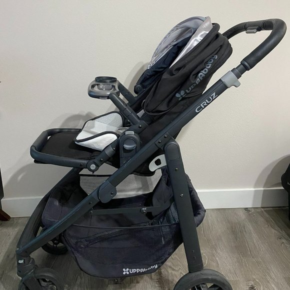 UPPAbaby 2018 Cruz Stroller And Bassinet - Picture 4 of 9